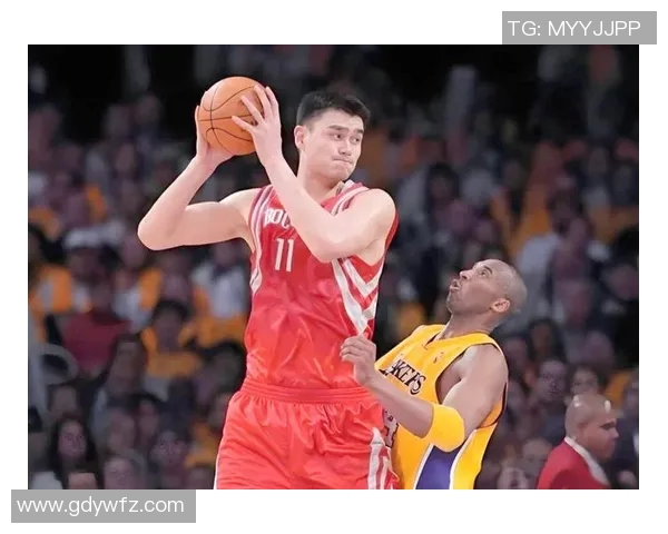 姚明在NBA赛场的经典瞬间回顾与传奇时刻解析 姚明在NBA赛场的经典瞬间回顾与传奇时刻解析