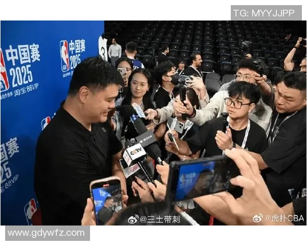 姚明畅谈篮球生涯与未来展望的深度专访实录