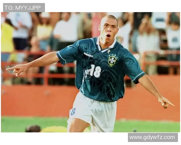 斯比纳足球明星的崛起与成就:探索他在绿茵场上的传奇故事与影响力 斯比纳足球明星的崛起与成就:探索他在绿茵场上的传奇故事与影响力