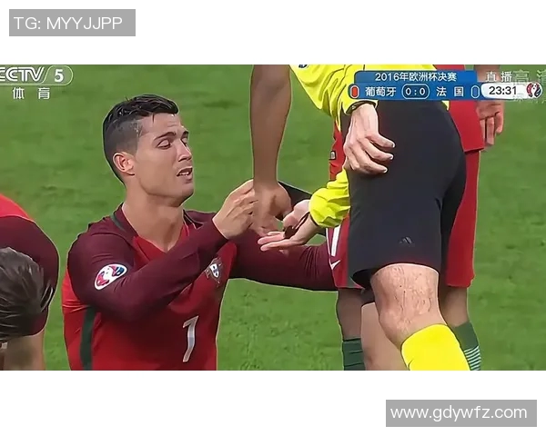 足球明星真实对话瞬间揭秘他们的友谊与竞争背后的故事