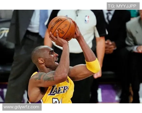 篮球场上的明星球员谁才是真正的高手让我们一起揭晓他们的精彩表现